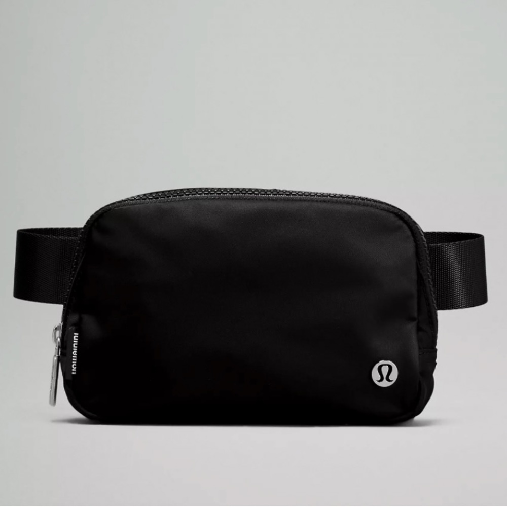 New with Tags Lululemon mini belt bag